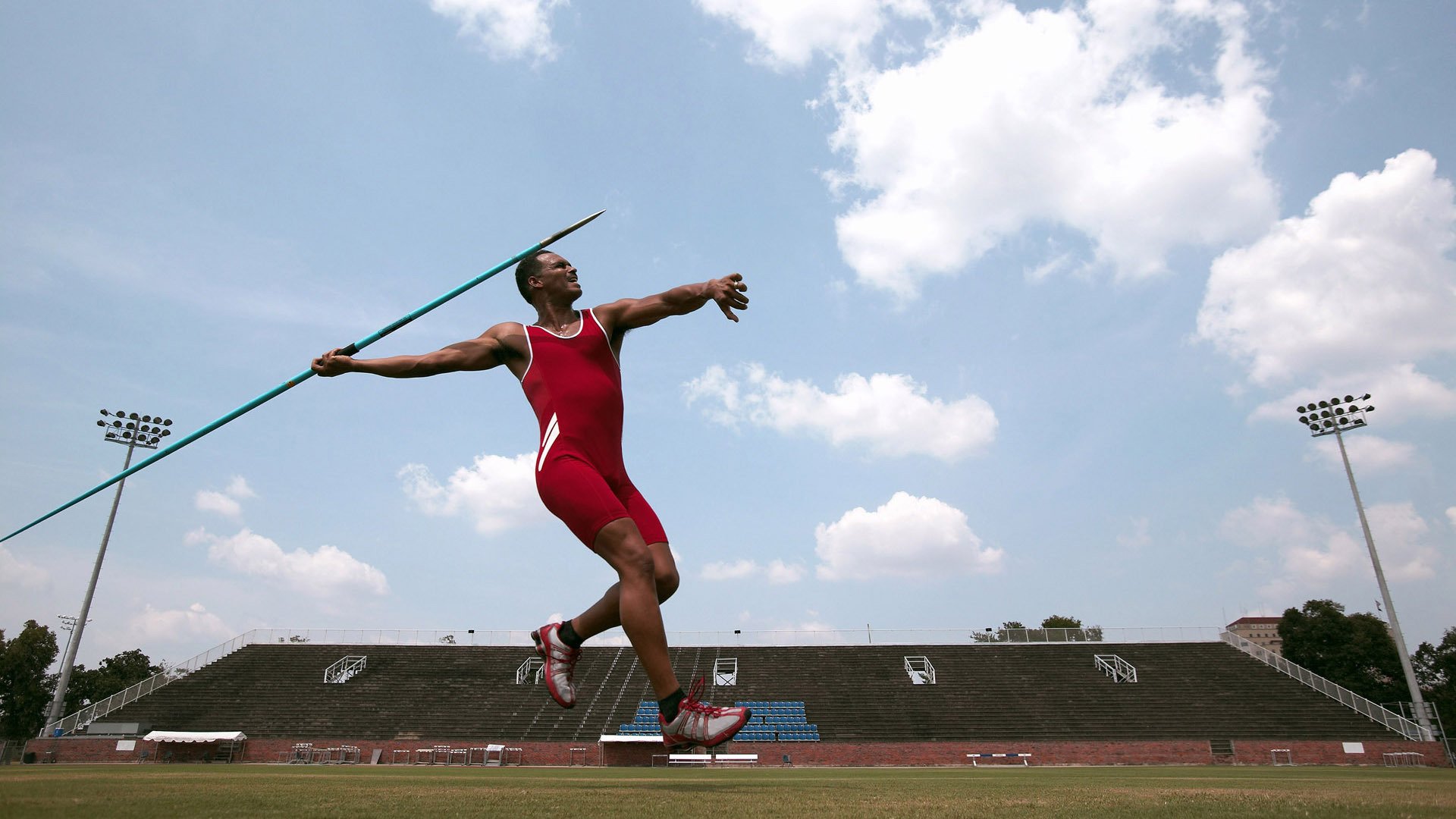 英格兰血拼巴萨，当钢铁意志碾碎传控图腾，哈弗茨在世界排名争夺战中接管比赛